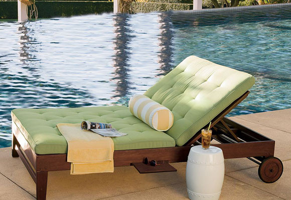 A la orilla de la piscina 10 A la orilla de la piscina