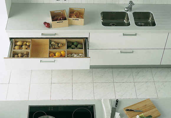 Un espacio a cada lado 6 Un espacio a cada lado