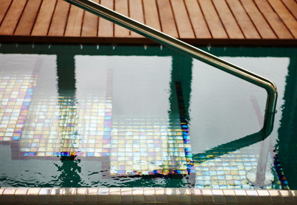 Piscinas con reflejos metalizados