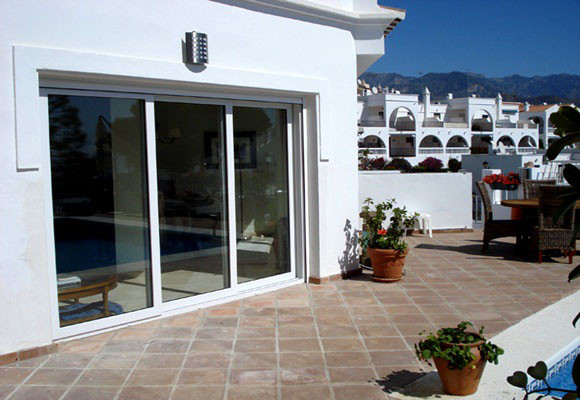 Cerramientos en cristal: sistemas y ventajas 10 Puertas de cristal, correderas