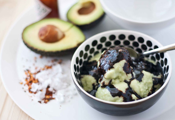 Helado de aguacate con sirope de chocolate y chile 7 Helado de aguacate con sirope de chocolate y chile