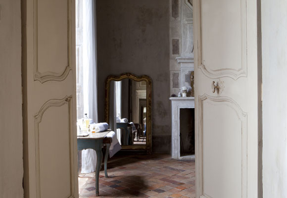 Una mesa auxiliar en el baño 7 Una mesa auxiliar en el baño