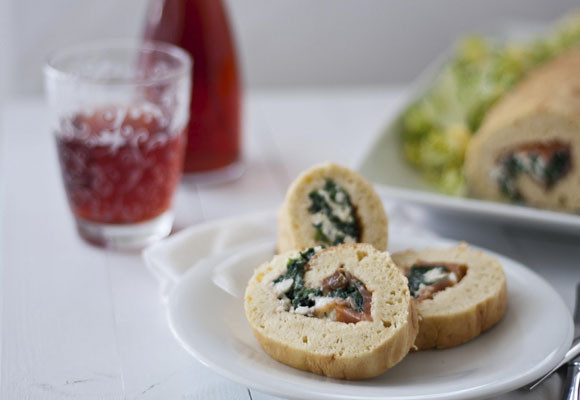 Tronco de espinacas, requesón, pasas y salmón 8 Tronco de espinacas, requesón, pausas y salmón