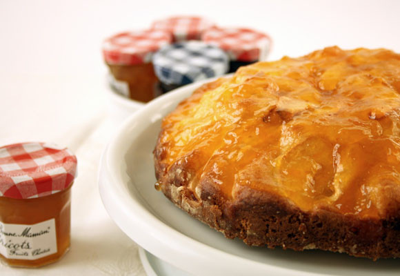 Tarta de manzana con confitura de albaricoque