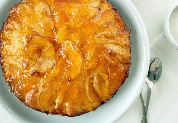 Tarta de manzana co confitura de albaricoque 
