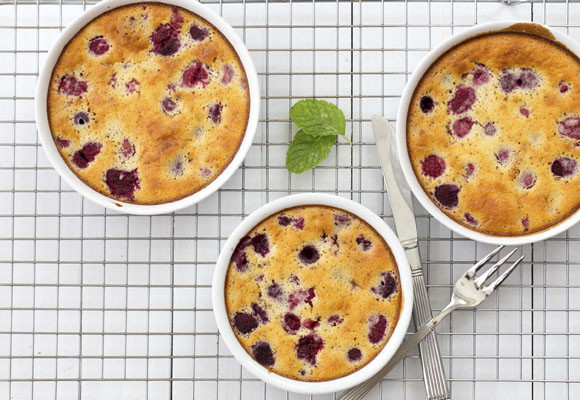 Clafoutis de frutos rojos para mamá