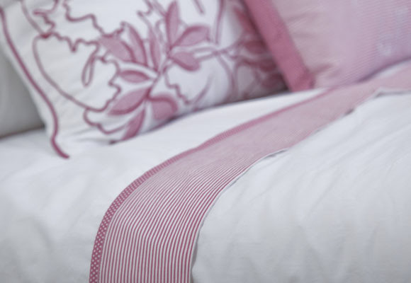 Color rosa en un dormitorio adulto 