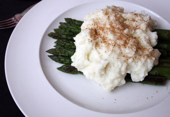 Espárragos verdes braseados con puré y nuez moscada 6 Espárragos verdes braseados con puré y nuez moscada