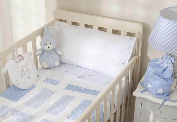 Un dormitorio de bebé, vestido con patchwork 7 dormitorio_cuna_2.jpg