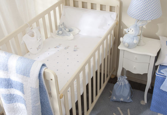 Un dormitorio de bebé, vestido con patchwork 8 dormitorio_cuna_3.jpg