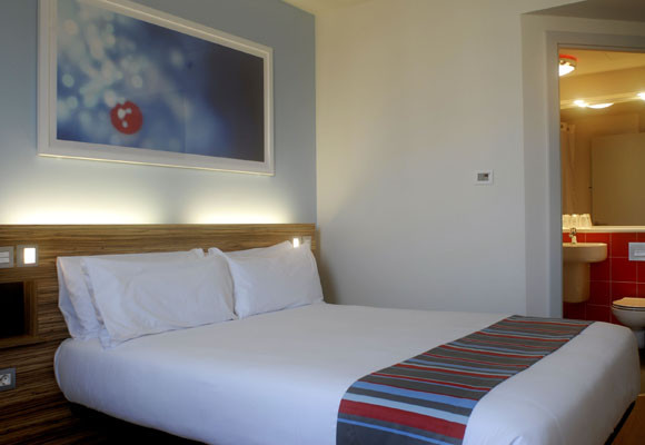 Se acerca el puente de diciembre… ¡¡escápate!! 26 TRAVELODGE POBLENOU EN BARCELONA