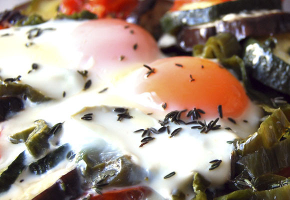 Ratatouille con huevos al horno 