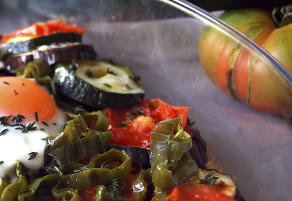 Ratatouille con huevos al horno 