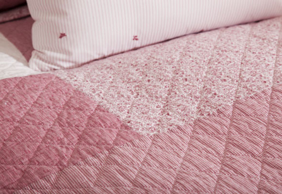 Un dormitorio muy femenino 9 dormitorio_rosa_3.jpg