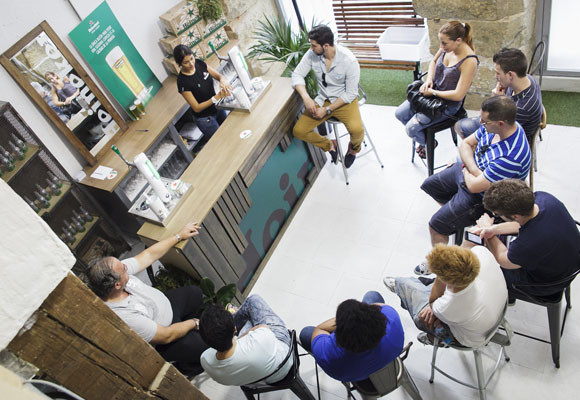 Heineken te enseña a tirar cervezas 8 Heineken te enseña a tirar cervezas