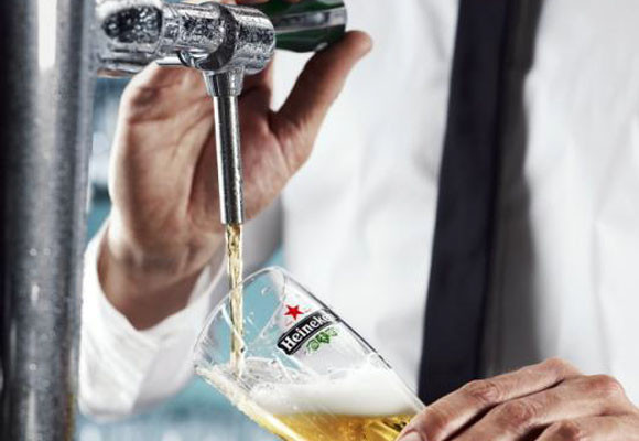 Heineken te enseña a tirar cervezas