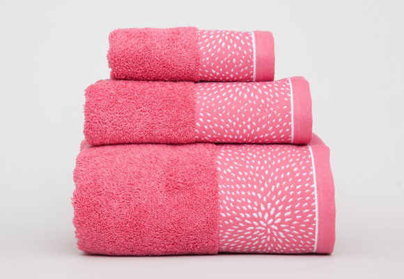 Detalles rosas en un baño rústico 8 Detalles rosas en un baño rústico