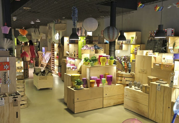 Hosten abre tienda en Granada 10 Hosten abre tienda en Granada