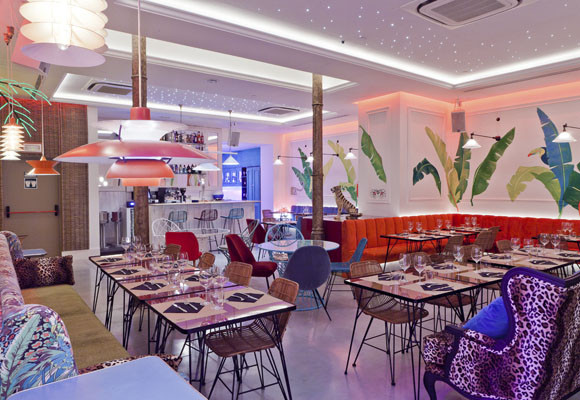 Club Restaurnat Bananas 11 Go Bananas