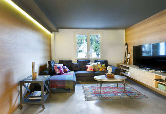 Un apartamento con vistas al jardín