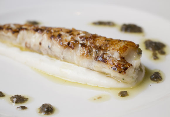 Lomo de rape con tartar de algas