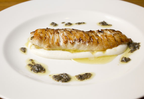 Lomo de rape con tartar de algas