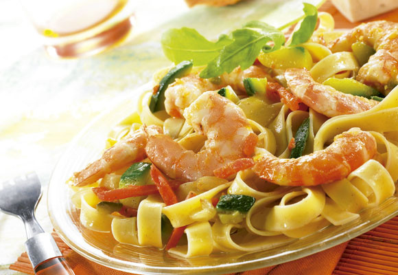 Tallarines con gulas y verduritas