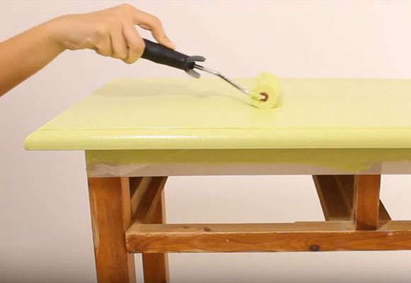 Envejecer un mueble de madera con el efecto Chalk Paint