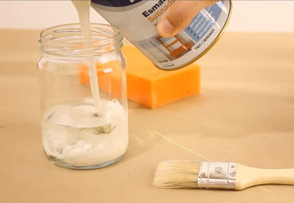 Envejecer un mueble de madera con el efecto Chalk Paint