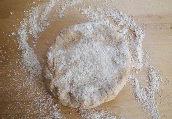 Pizza casera: receta de masa, pizza margarita y calzone