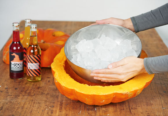 Fabrica un botellero con una calabaza