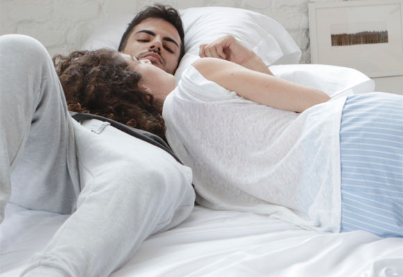 ¿Por qué las sábanas de los hoteles siempre son blancas?